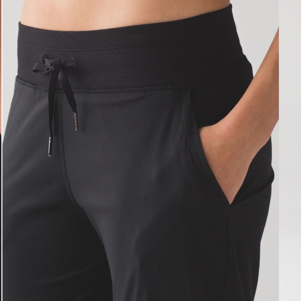 Lululemon Dance Studio Crop - Picture 5 of 8